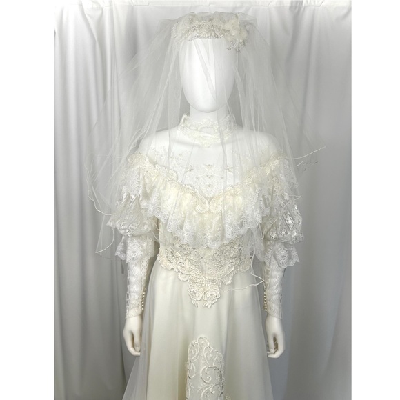 Vintage 1970’s 1980’s Alfred Angelo Lace Wedding Dress • Ruffled - Small - Picture 8 of 10